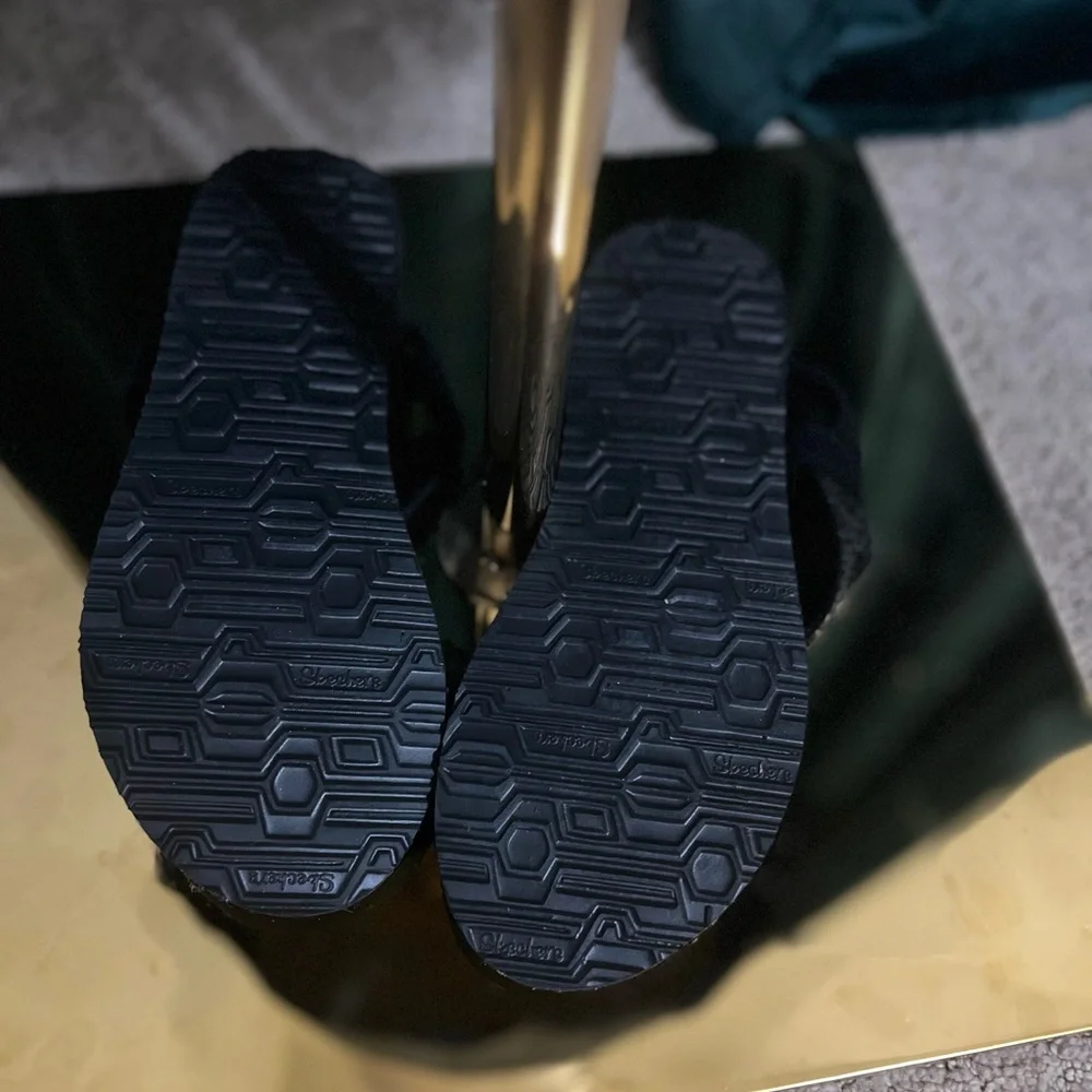 Cali from Skechers Black Yoga Foam Women's Sandals - Picture 6 of 10